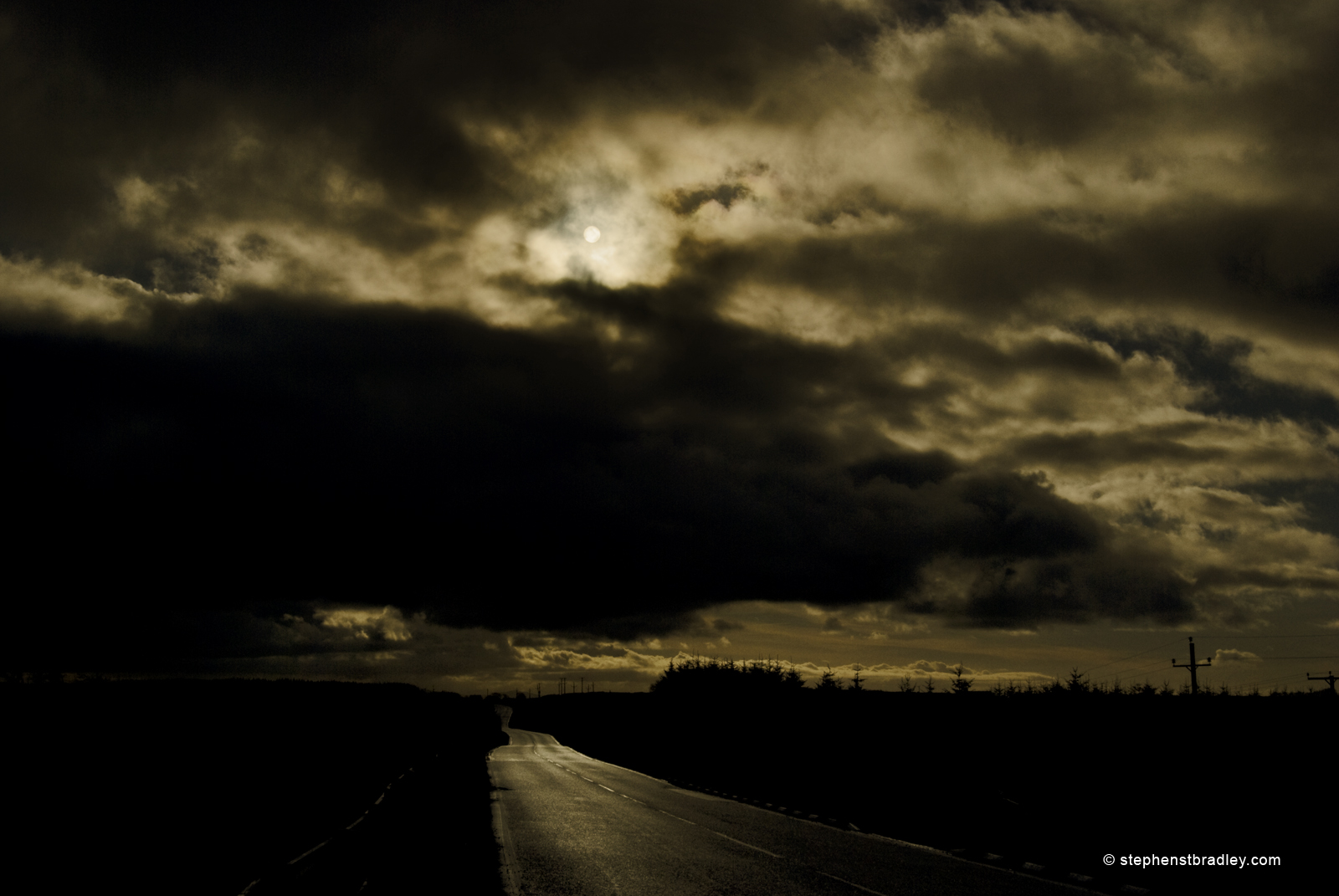 Landscape photograph of sun over Dundrod Road, Northern Ireland image 4746.