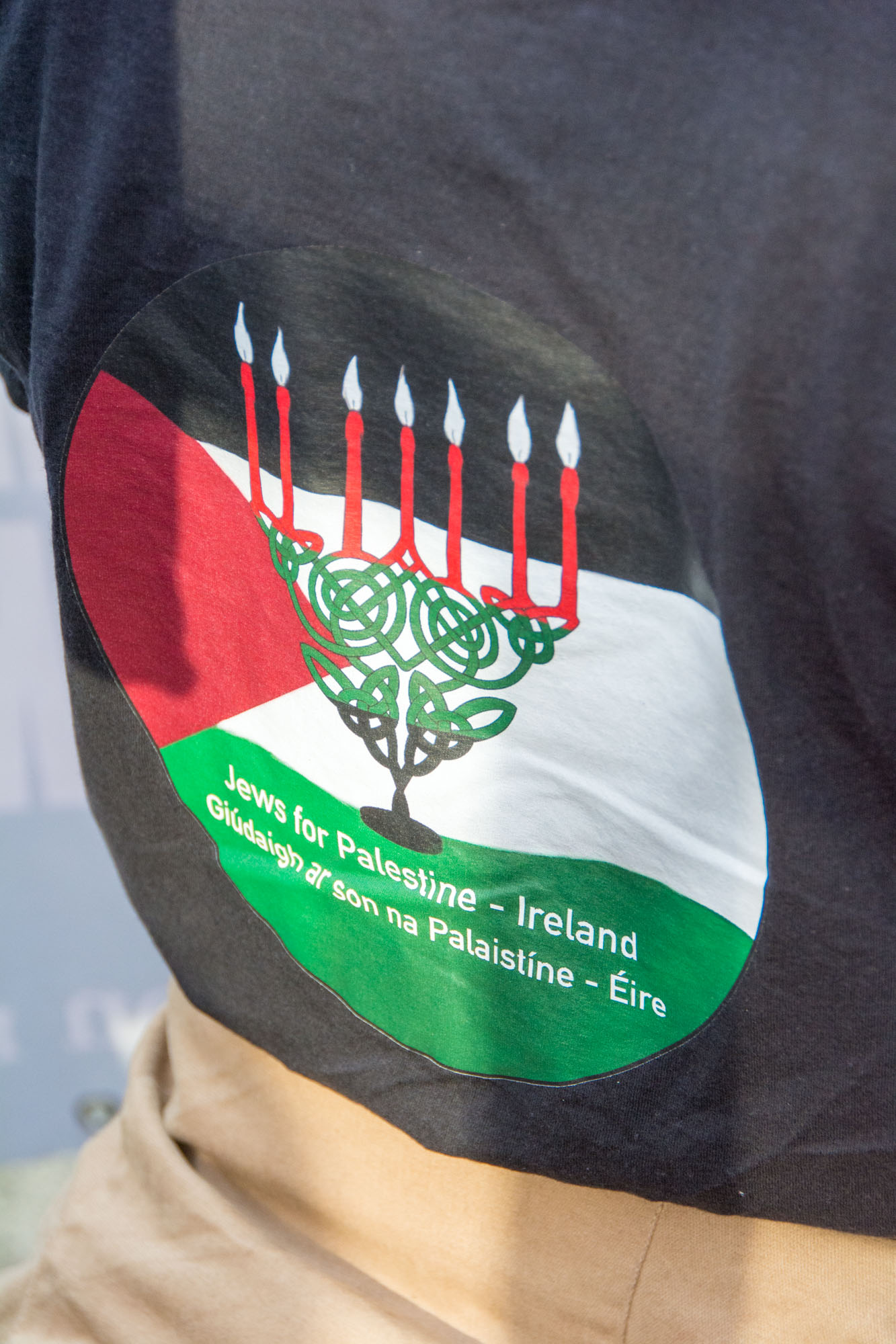 Jews for Palestine artwork on the shirt of an attendee at the Palestine march in Belfast. Photo 7602 by Stephen S T Bradley